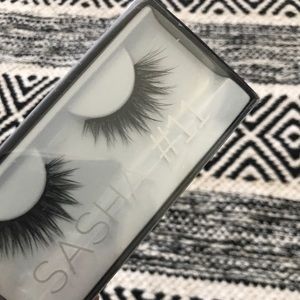 Huda Beauty Lashes in Sasha #11